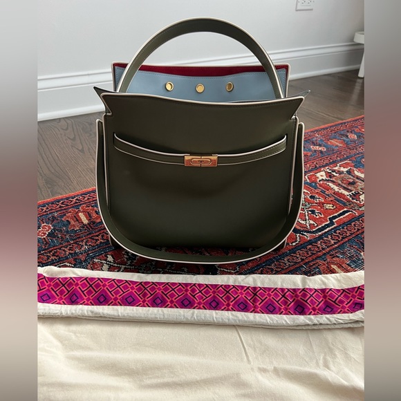 Lee Radziwill for Tory Burch Double Bag in olive green leather w white piping - Picture 2 of 4